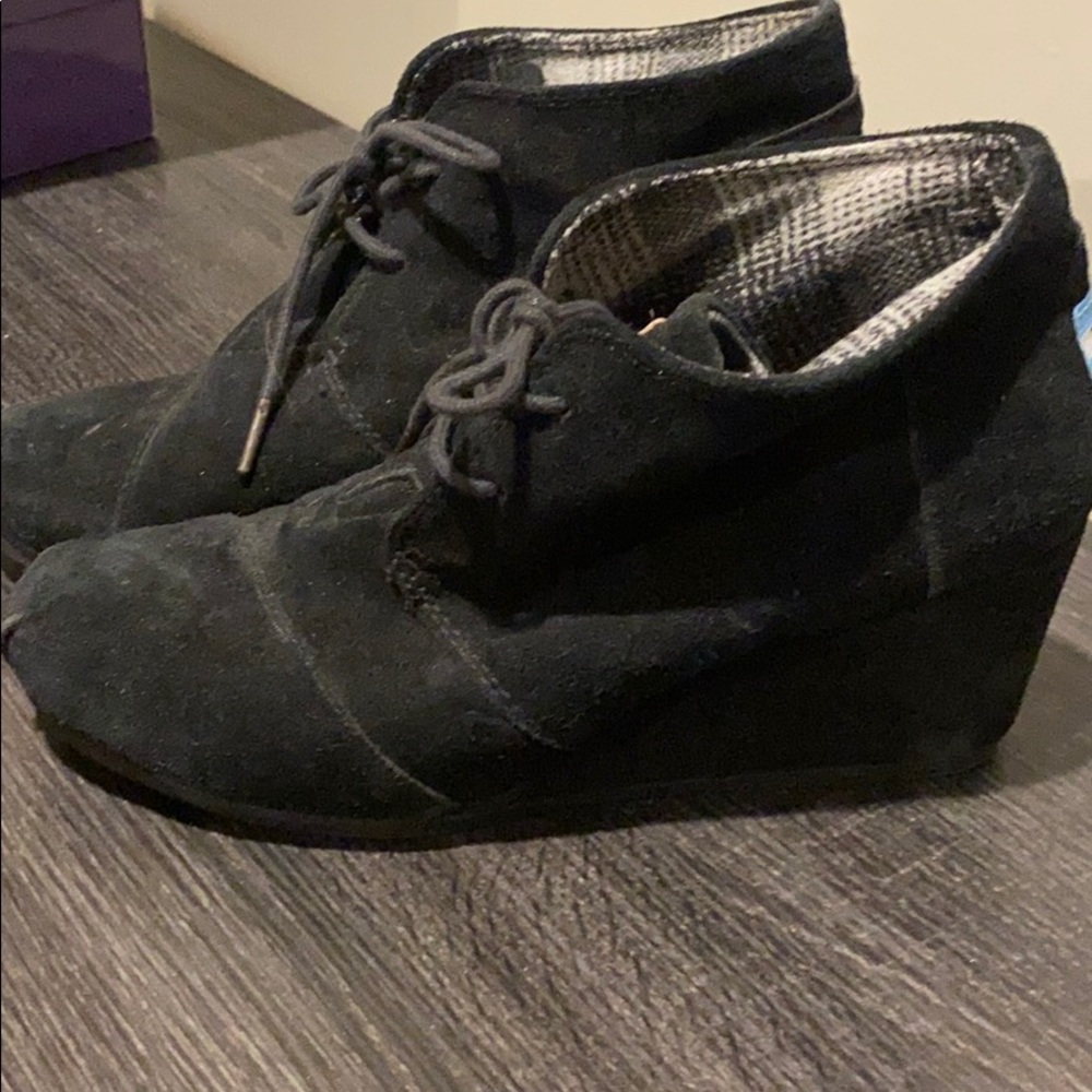 Slightly used Toms wedges